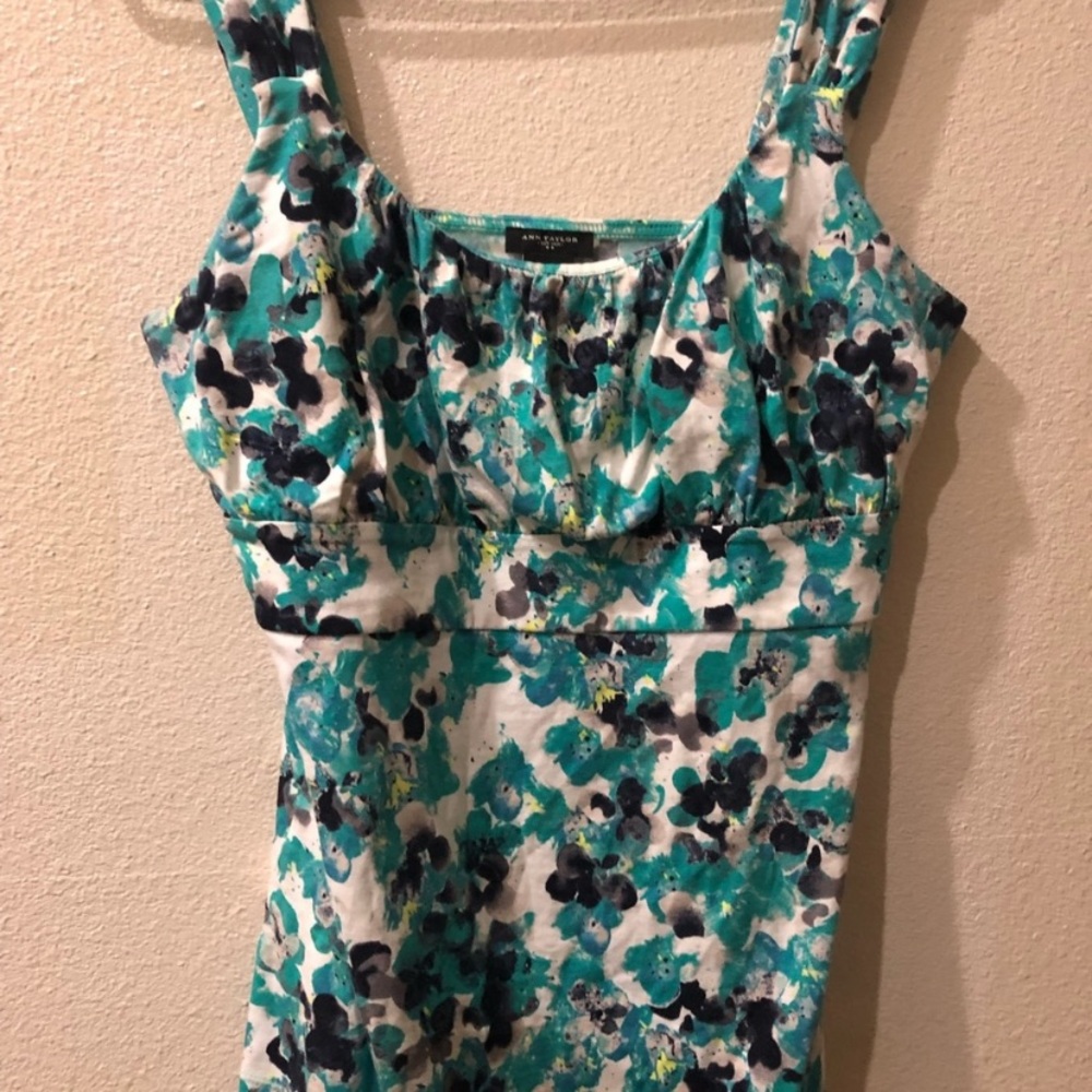 Abstract Floral Sleeveless Top - Picture 3 of 4